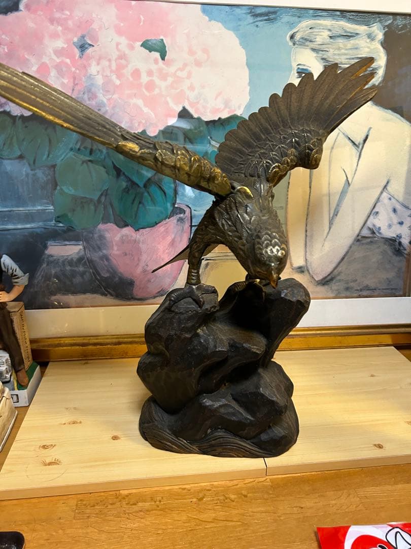 工芸品　鷹の　鉄製　置物