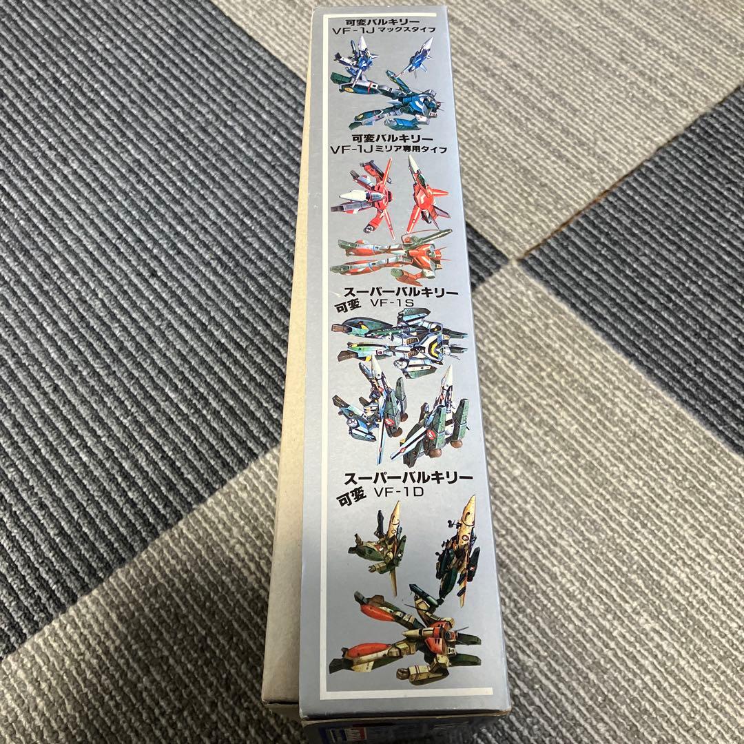 レア 旧キット　アリイ　超時空要塞マクロス　1/100可変バルキリー VF-1J