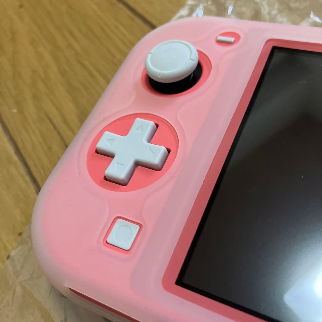 中古品 カバー付Switchライト あつ森 スマブラ 匿名24時間以内発送