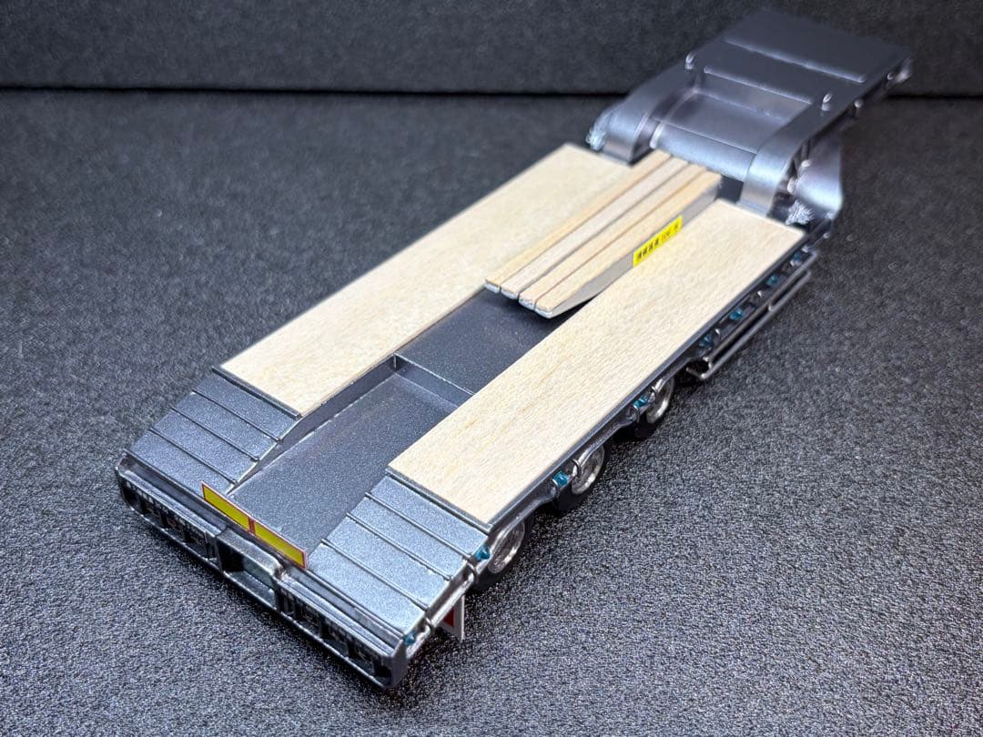 24⭐︎　1/50 3軸ショートトレーラー　重機 建機