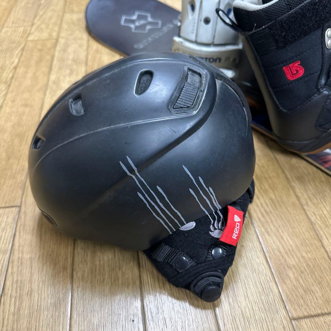 burton 子供用 4点セット ボード ブーツ バイン ヘルメット　バートン