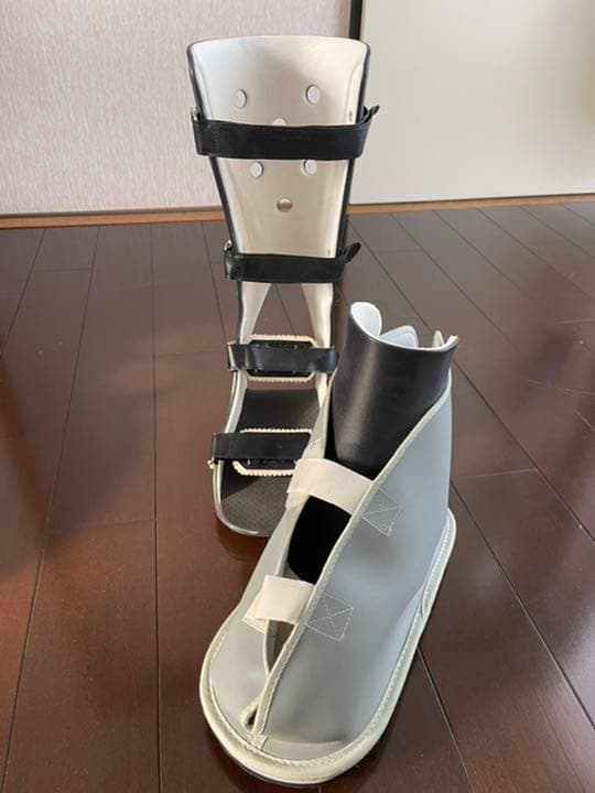 ギプス　左足用　外靴付き