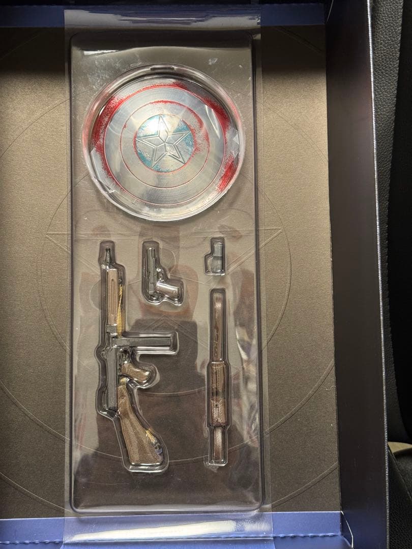 難あり　HOT TOYS　ホットトイズ キャプテンアメリカ