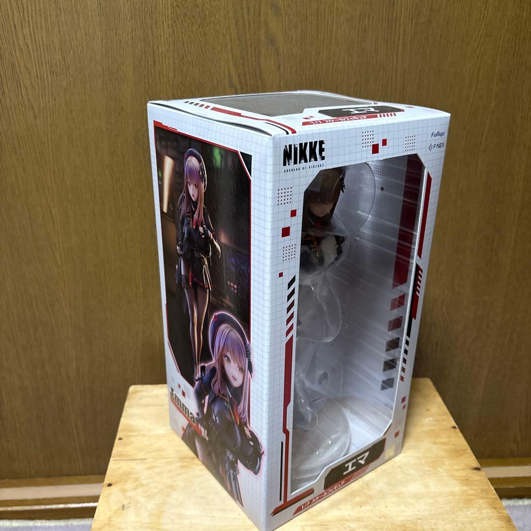 勝利の女神NIKKE エマ 1/7スケールフィギュア
