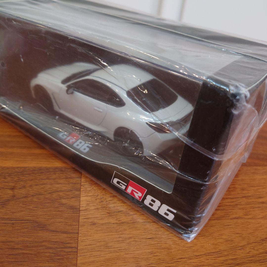 TOYOTA　カラーサンプルミニカー　GR86 クリスタルホワイトパール