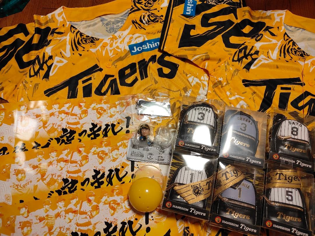阪神タイガース スカーフチャームリュック シャツ ウル虎 ユニフォーム ポスター