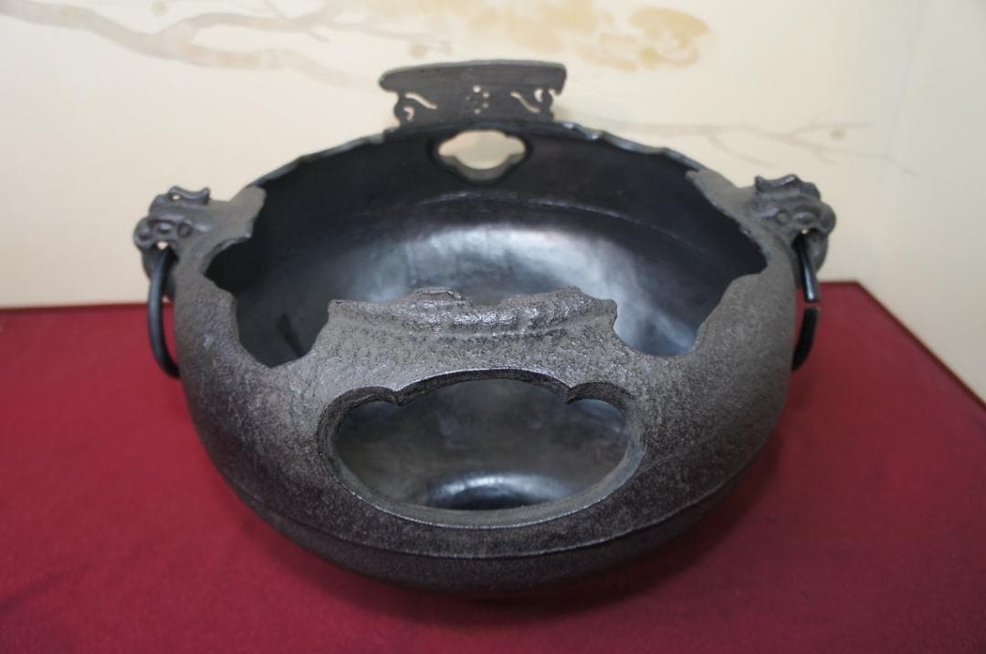 ☆美品 茶道具 未使用 尾垂釜 やつれ(窶れ)風炉 欠風炉 五徳 料込み