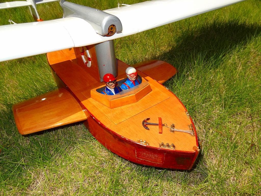 非常に手の込んだ作り　オリジナル飛行艇　ラジコン水上機　スパン1410mm