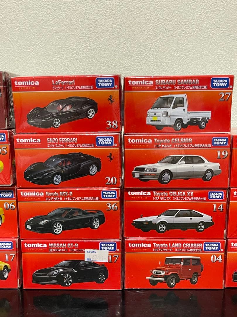 トミカプレミアム 発売記念仕様 18台
