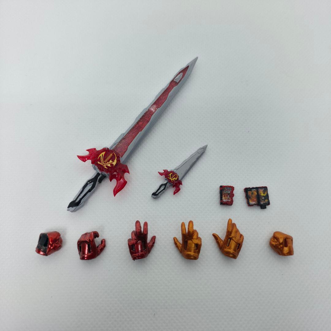 フィギュアーツ規格　仮面ライダーセイバー　クリムゾンドラゴン　カスタムフィギュア