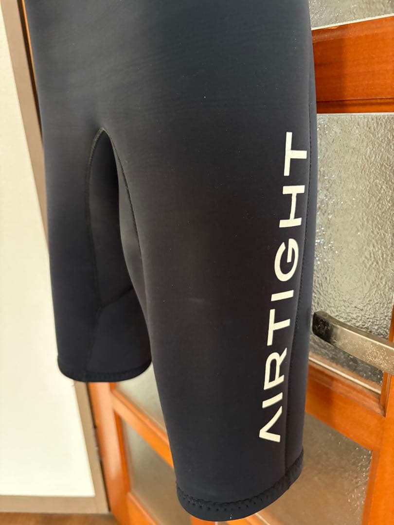 AIRTIGHT スプリングウェットスーツ