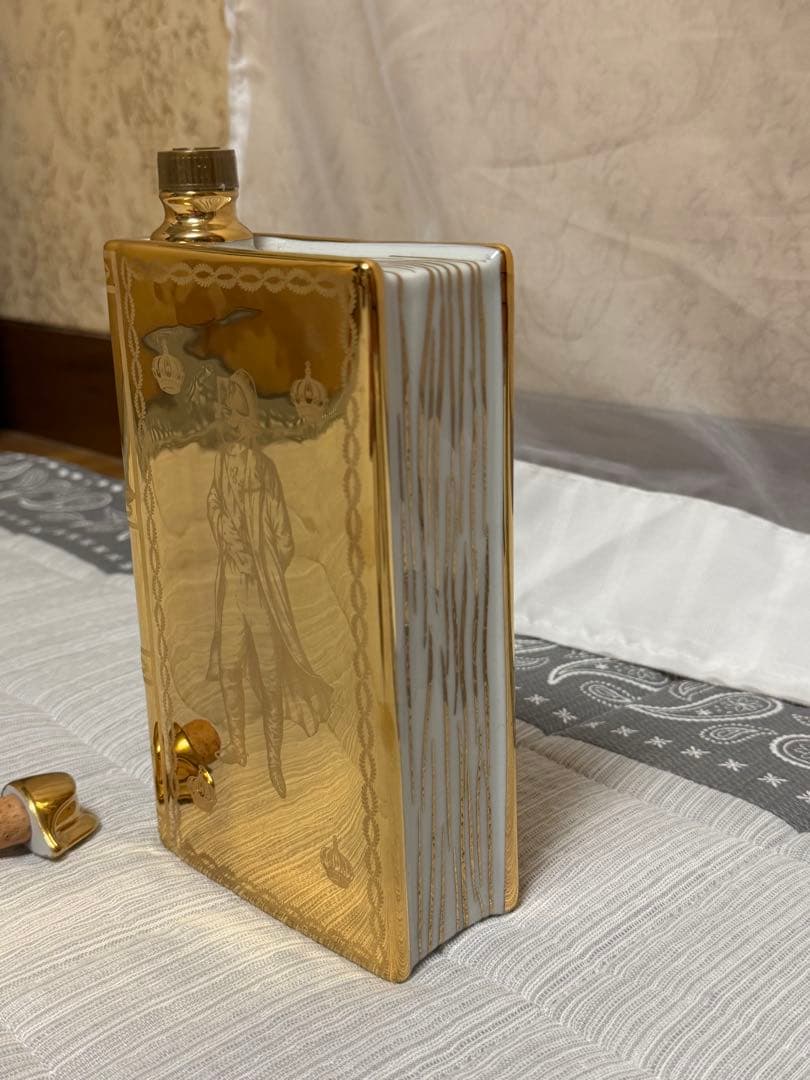 【未開栓】カミュ ナポレオンブック ゴールド 700ml 替栓付き＆ミニブック付