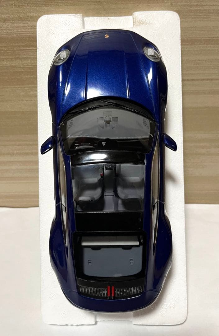 PMA 1/18 ポルシェ 911 992 カレラ 4S 2019 ブルー