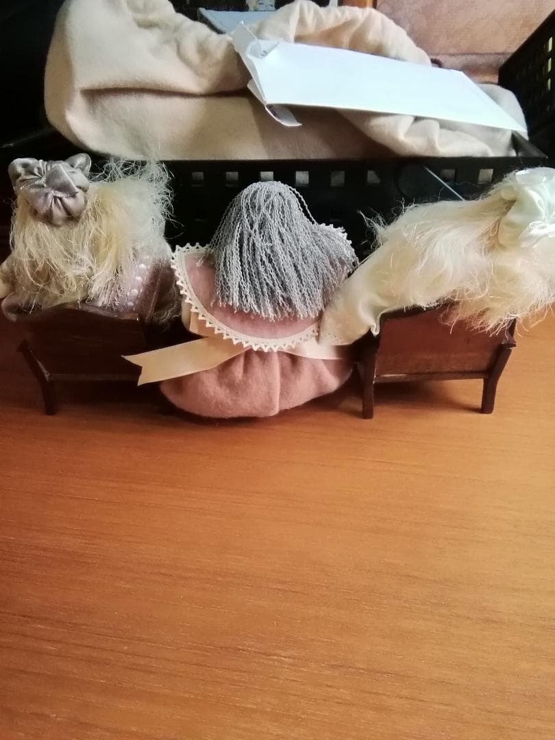 サエラ　人形