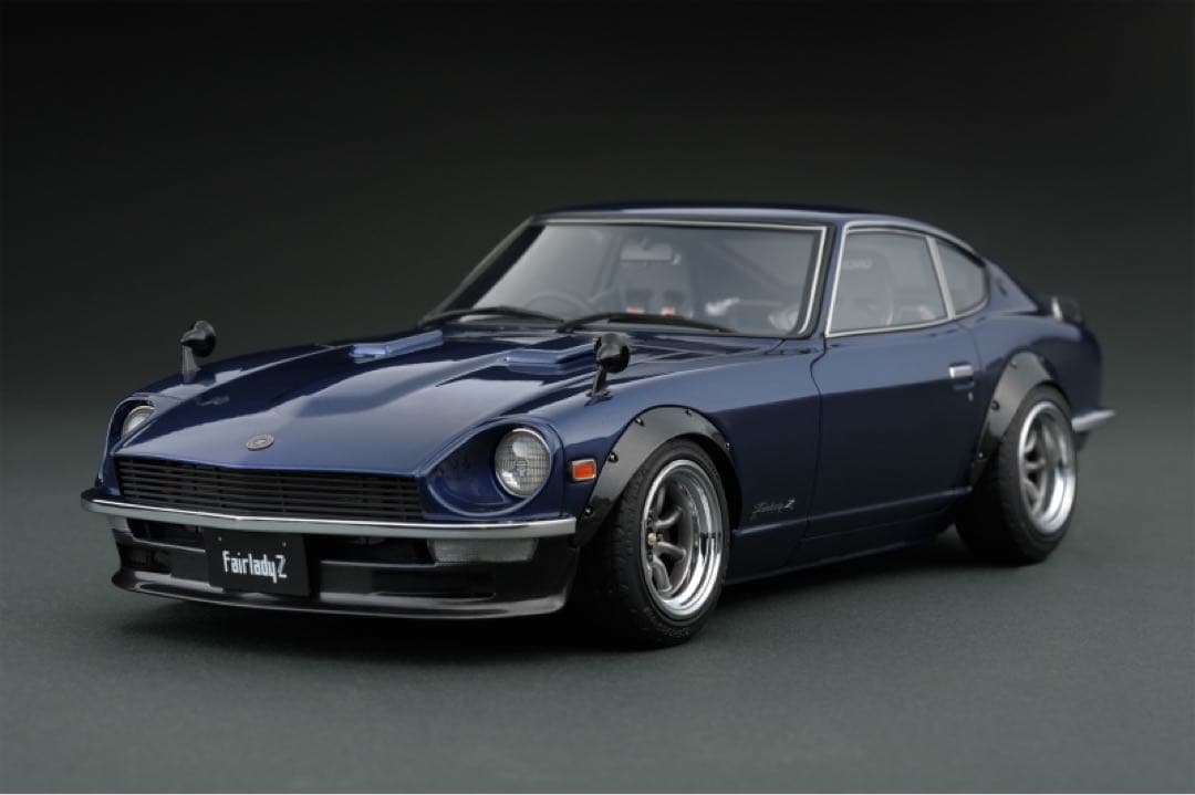 イグニッションモデル IG0767 1/18 フェアレディZ S30 ブルー