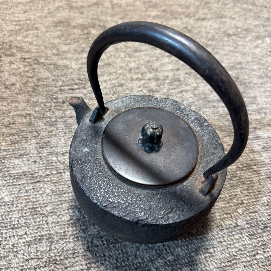 鉄瓶　銀摘付　鉄器　 アンティーク　骨董品　レトロ　鉄びん　茶道具