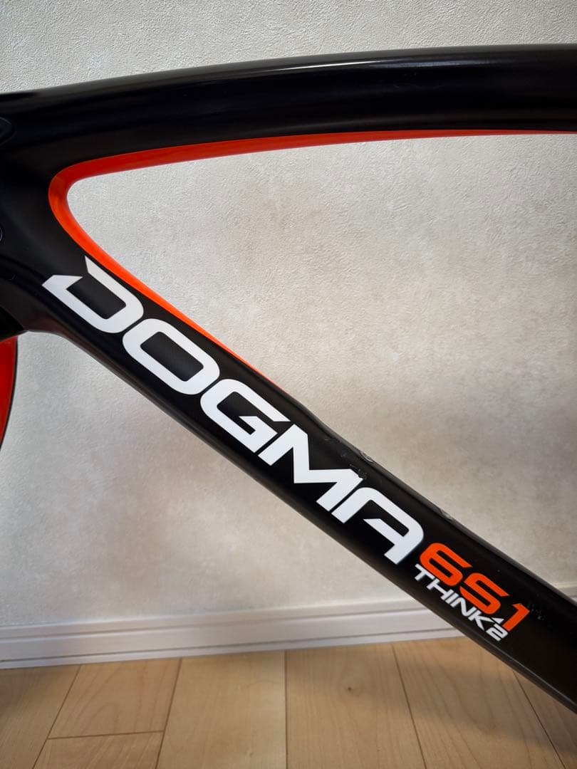 PINARELLO DOGMA 65.1フレーム ブラック/オレンジ