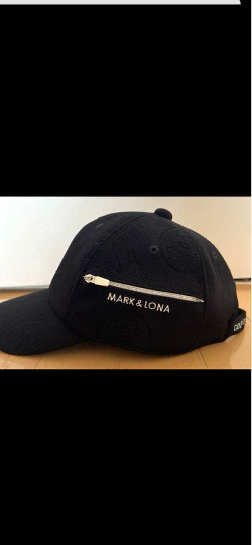 希少　MARK & LONA ブラックキャップ ジッパー付き