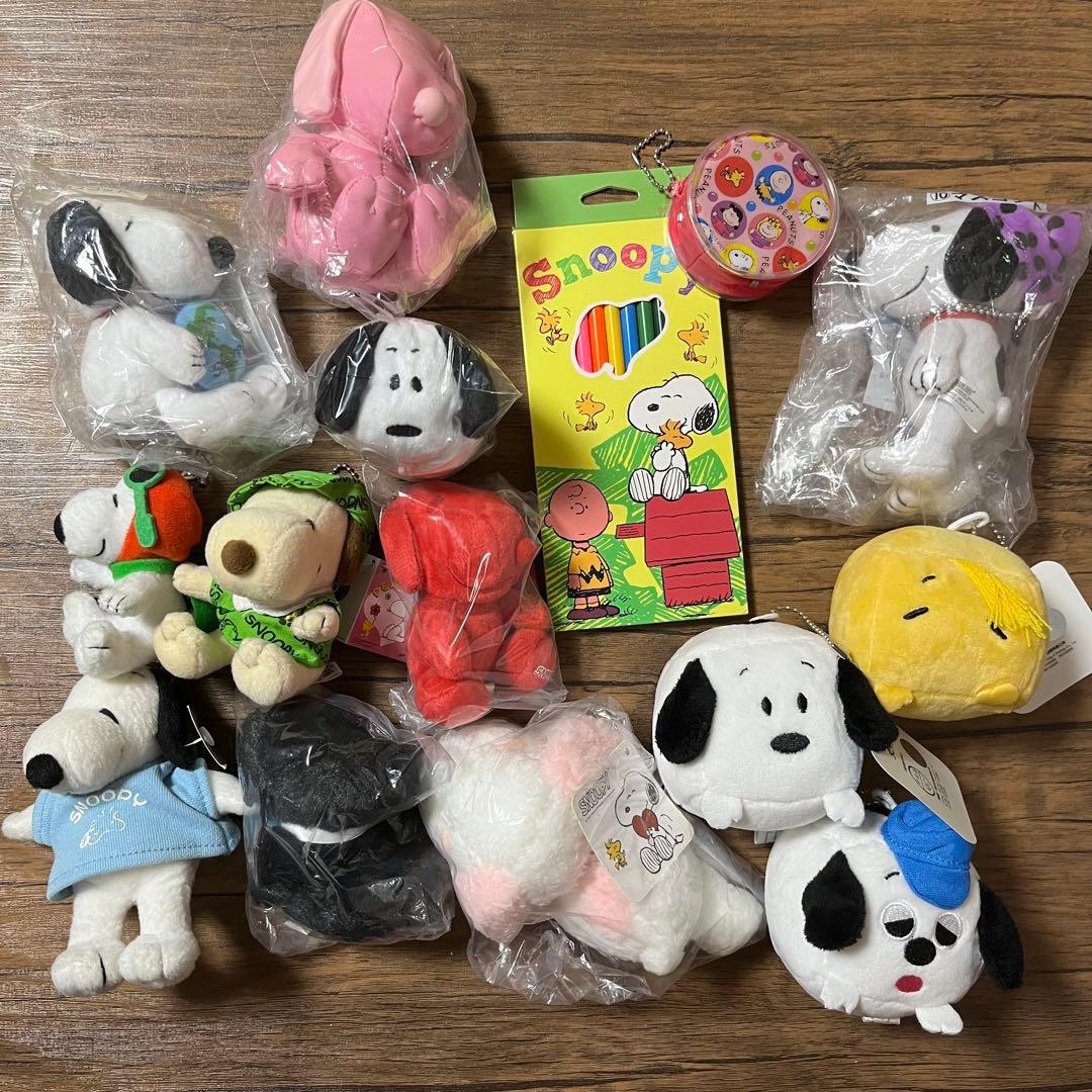 スヌーピー　ぬいぐるみマスコットなど沢山詰め合わせセット（67点）