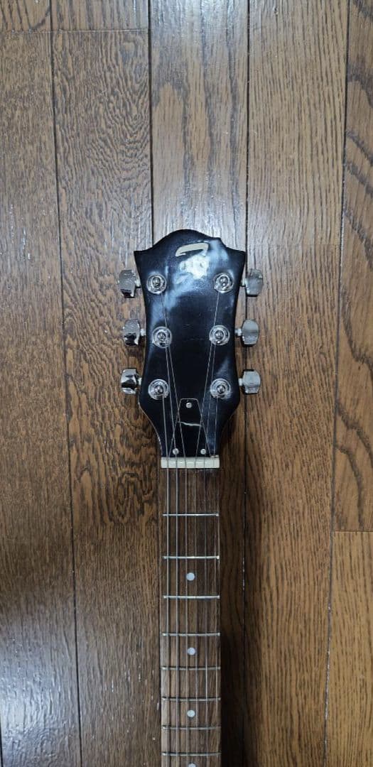 モッキンバードタイプ　エレキギター