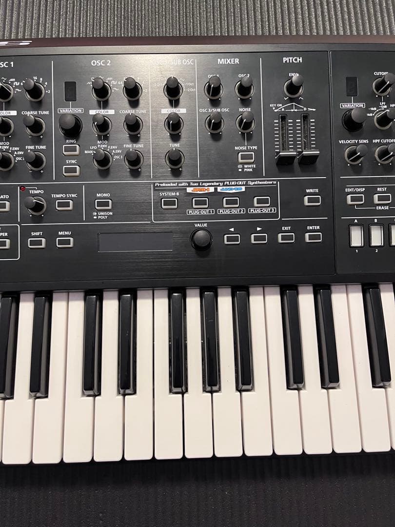 Roland SYSTEM-8 PLUG-OUT シンセサイザー