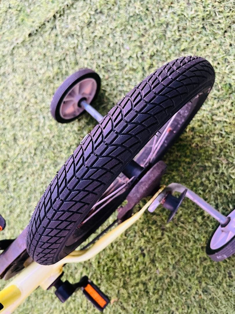 ストライダー キッズバイク STRIDER 14X ライムイエロー　黄色　自転車
