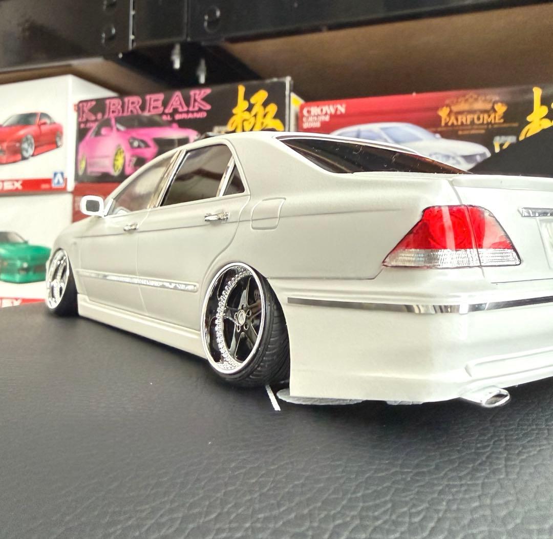 アオシマ モードパルファム GRS182 クラウン