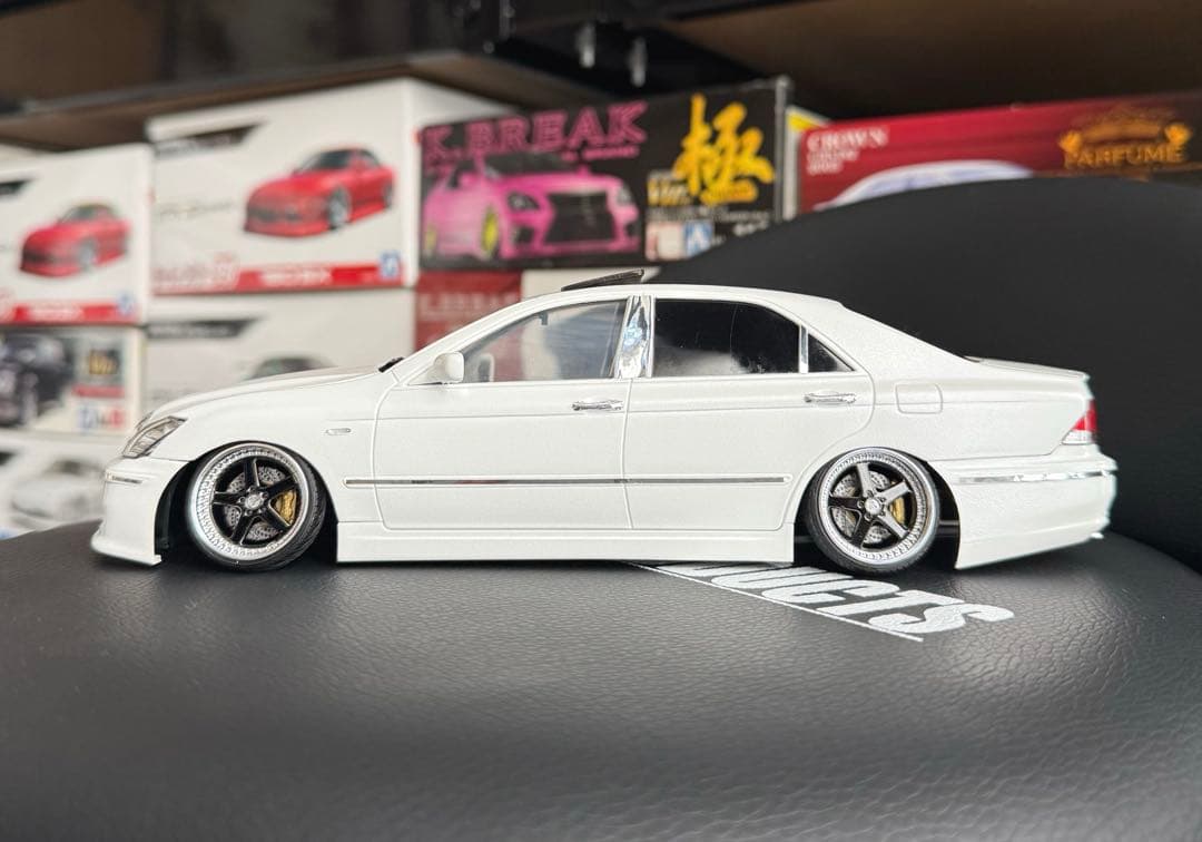 アオシマ モードパルファム GRS182 クラウン