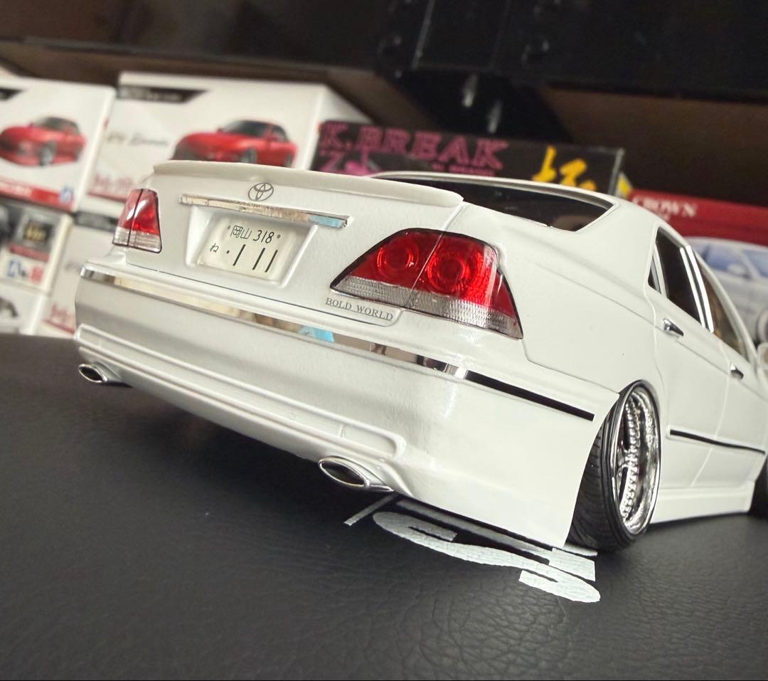 アオシマ モードパルファム GRS182 クラウン