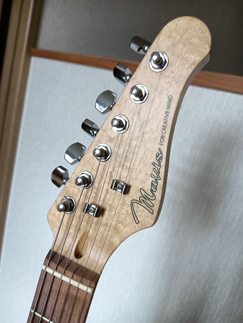 メイビスMavisエレキギター　イシバシ楽器　高級ギグバッグ付　未使用に近い美品