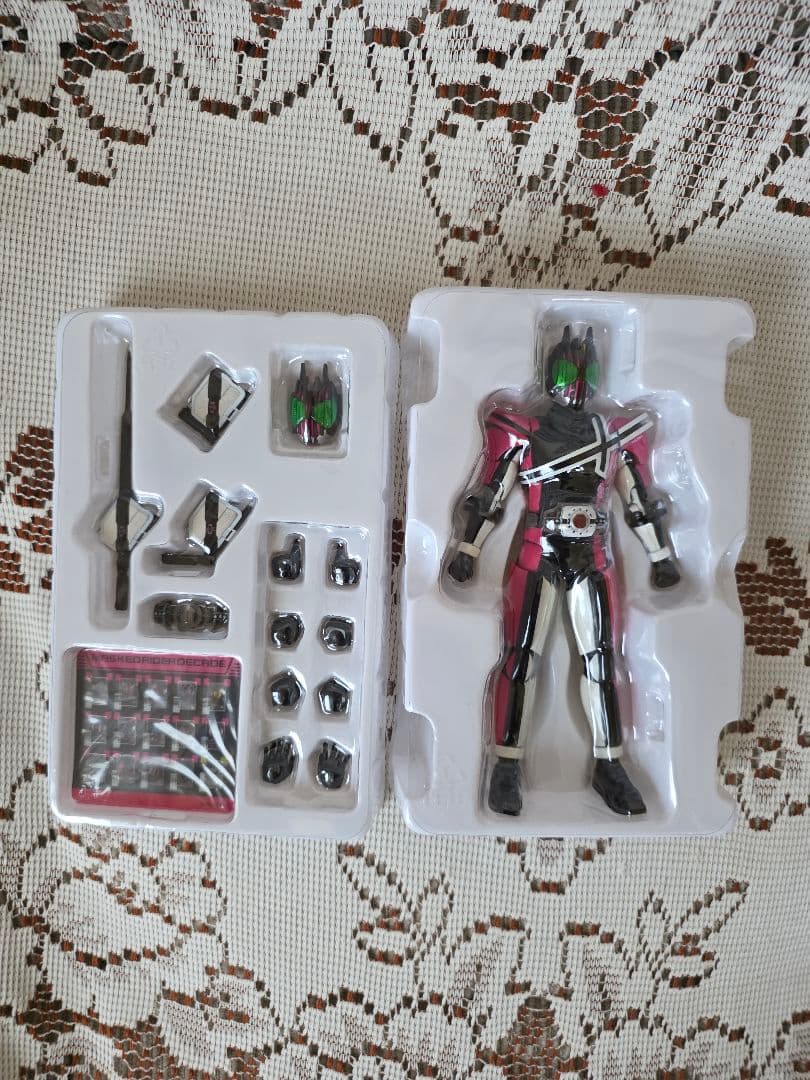 S.H.Figuarts 真骨彫製法 仮面ライダーディケイド（初期版）