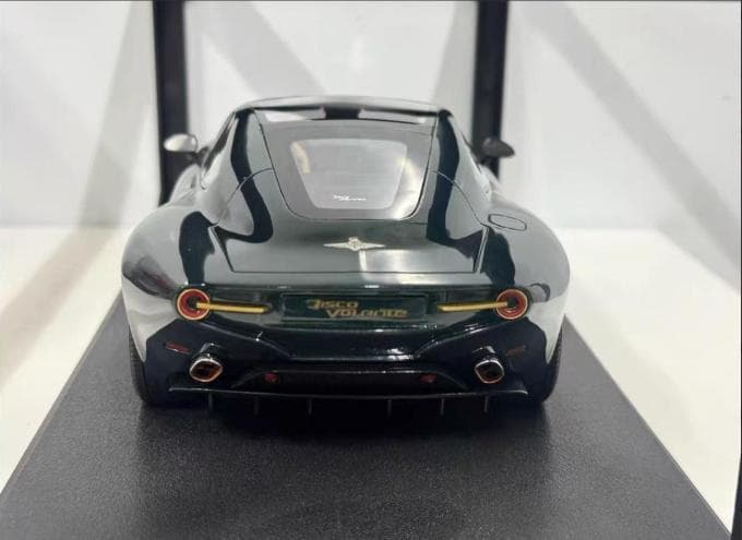 CULT 1/18 アルファロメオ ディスコ・ヴォランテ 2013 2台セット