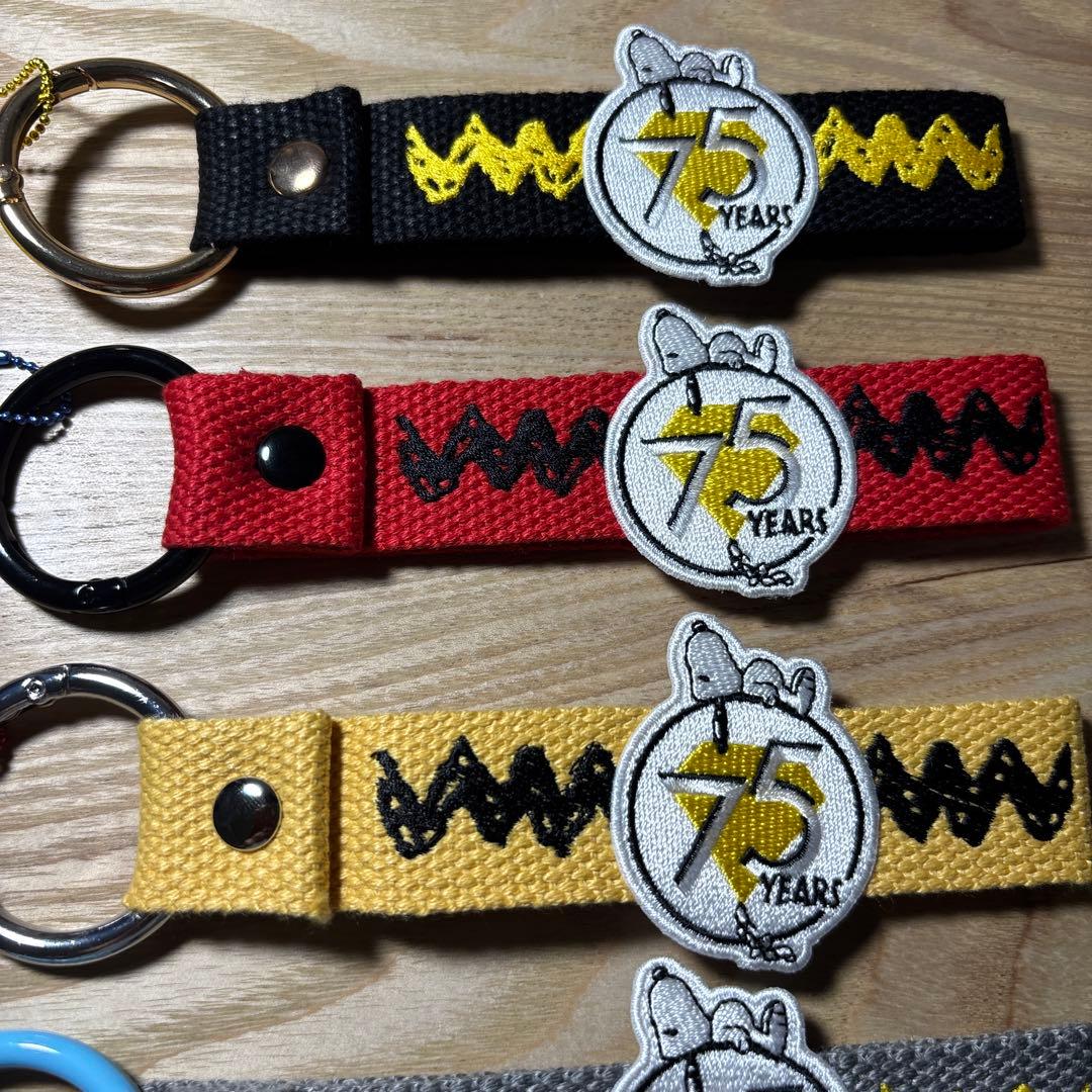 PEANUTS 75th アクリルマスコット付き刺繍タグ1月限定特価4種セット