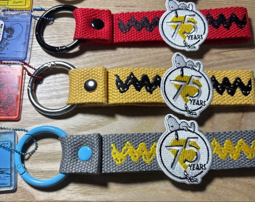 PEANUTS 75th アクリルマスコット付き刺繍タグ1月限定特価4種セット