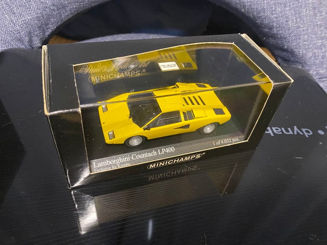 1/43 ランボルギーニ カウンタック LP400 イエロー 京商ver.