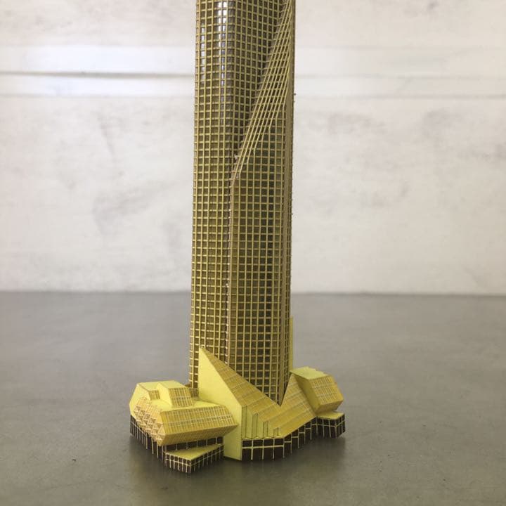 グラス・タワーのペーパーモデル(1/2000、無塗装、ガラス面は透明）