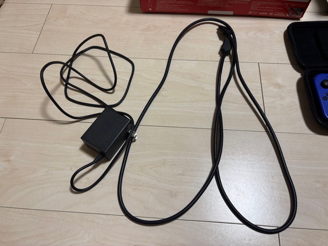 [中古] Nintendo Switch 本体+コントローラーなど