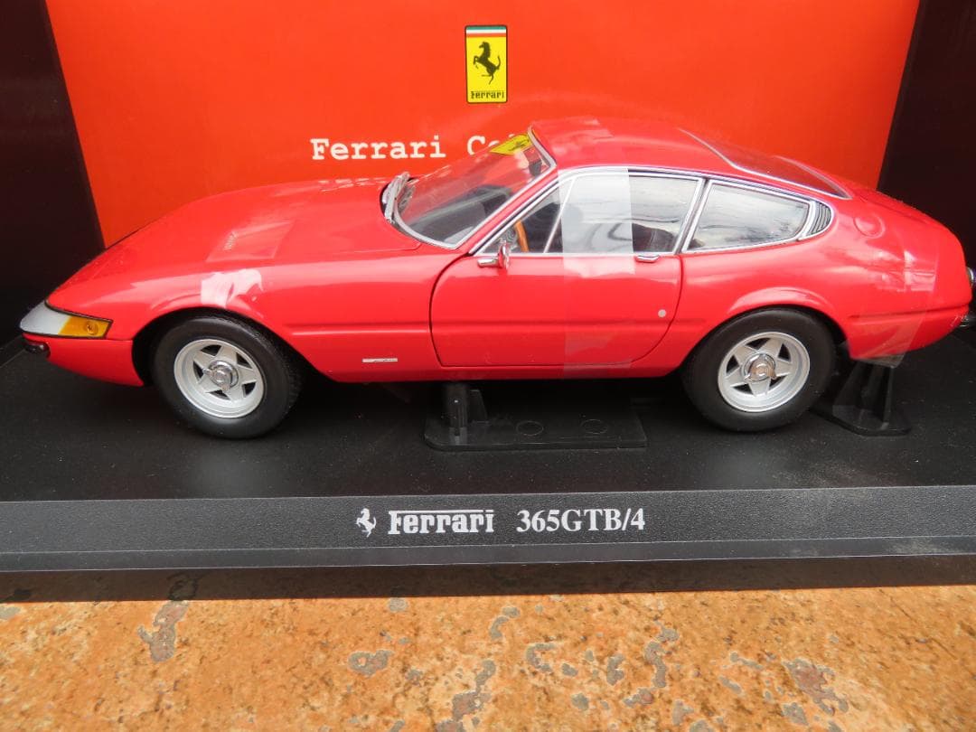 京商　1/18　フェラーリ365GTB4（デイトナ）