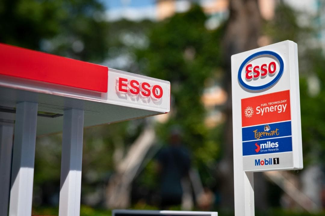 tiny微影 Bd30 ESSO Petrol Diorama ガソリンジオラマ