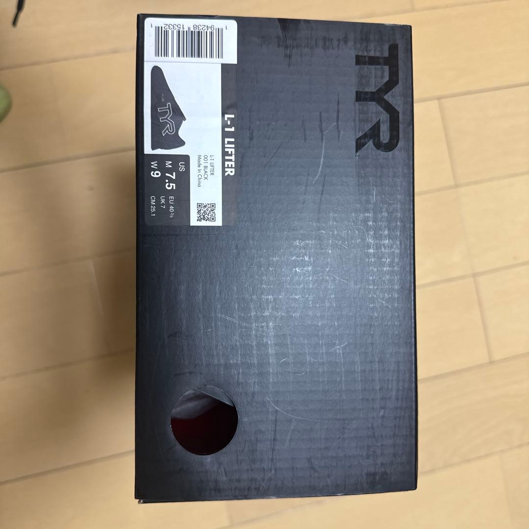 平塚麗桜選手着用モデル　TYR（ティア）L-1リフター