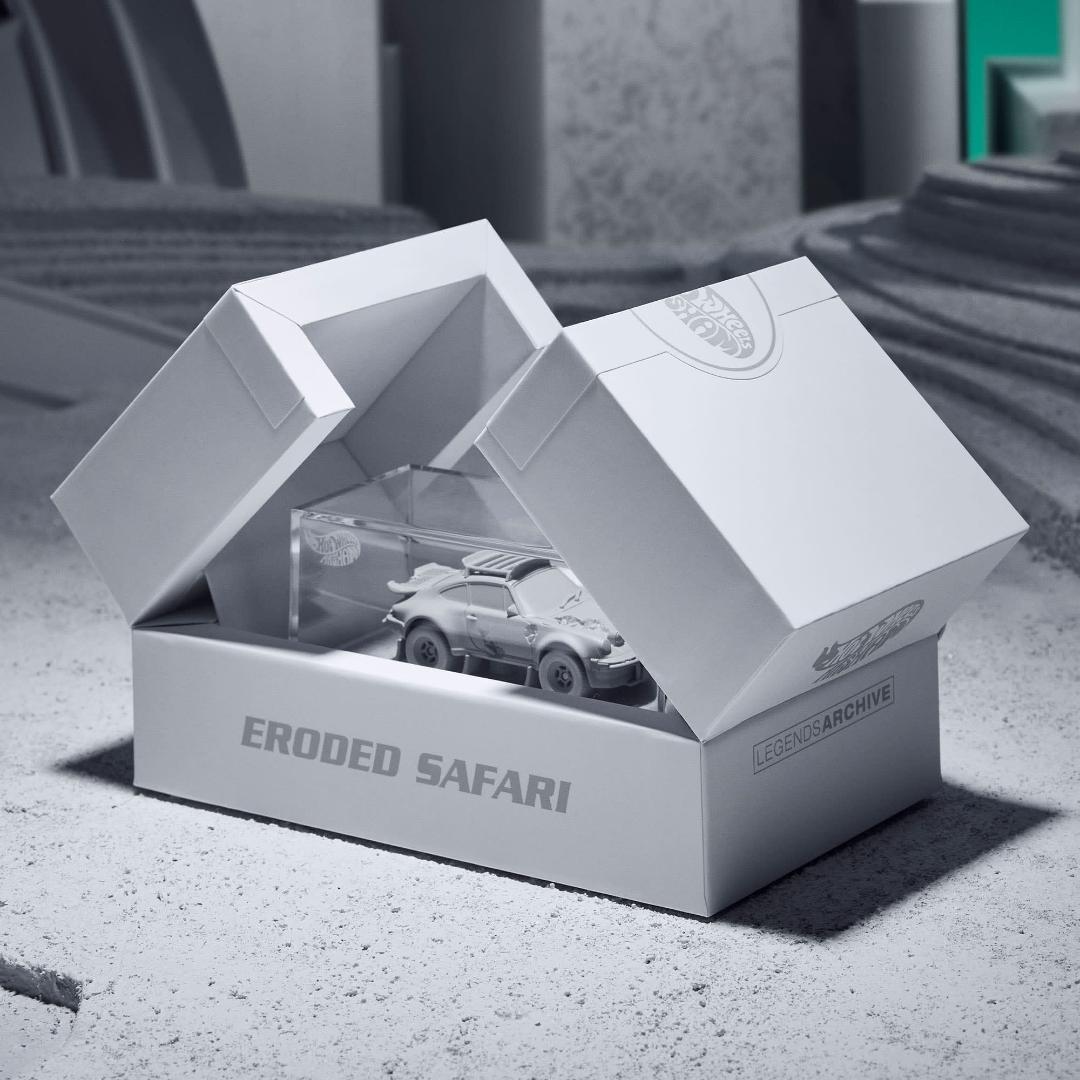 新品 HotWheels×Arsham Porsche ミニカー 箱付