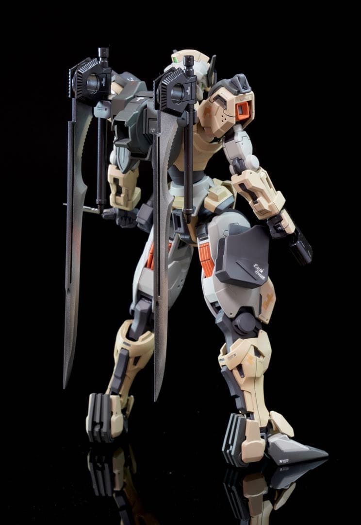 HG　陸戦型ガンダムキャリバーン【デザート迷彩カラー】 完成品　全塗装
