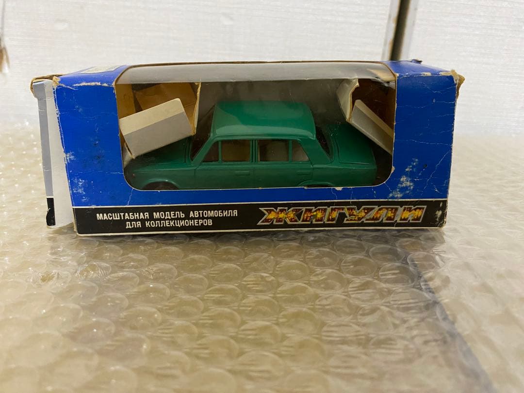 【箱付き・ソ連製】1/43 LADA VAZ-2105 ラーダ ミニカーUSSR