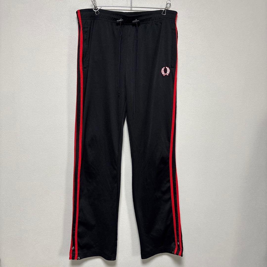 FRED PERRY フレッドペリー ジャージ パンツズボン M 黒 ブラック赤
