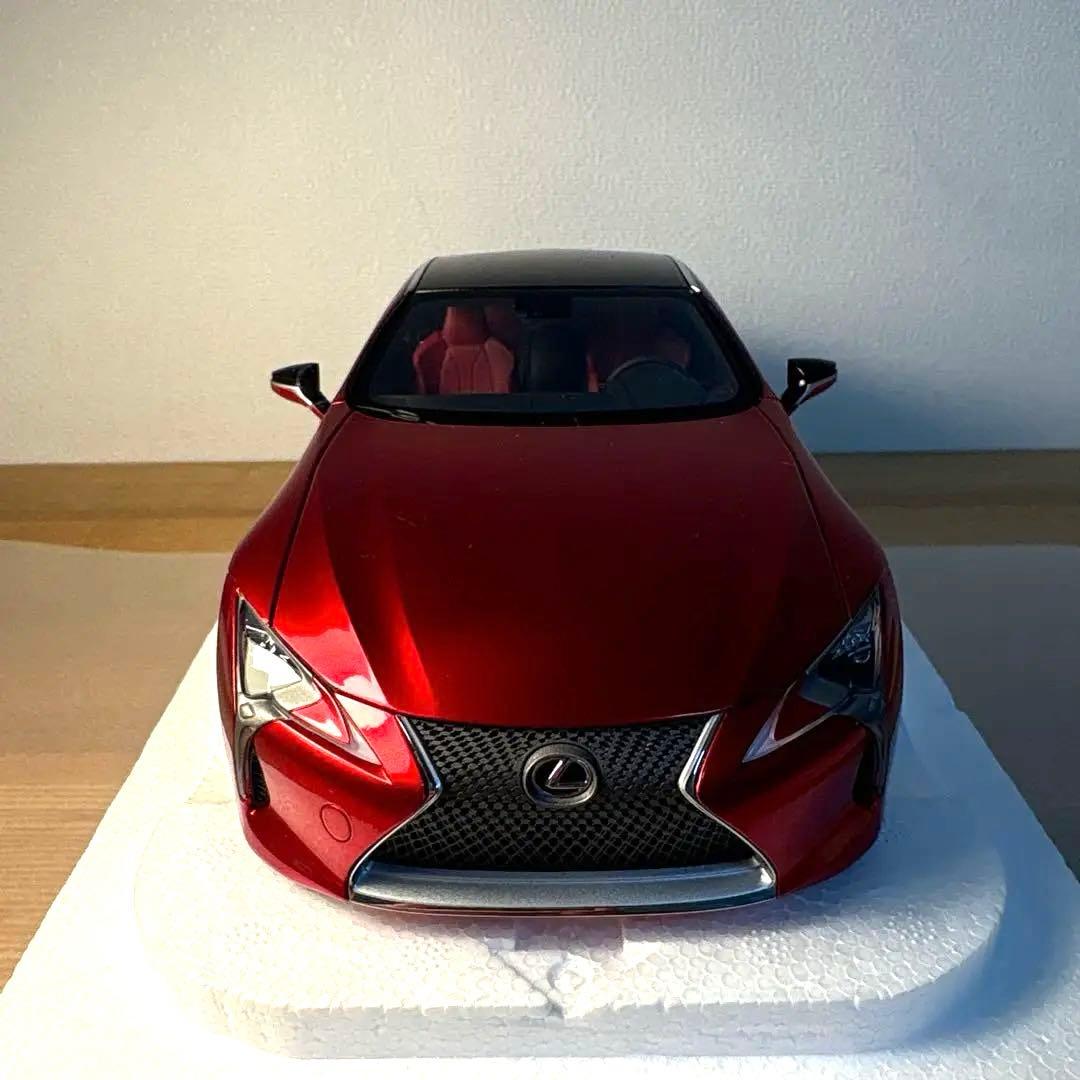 オートアート　レクサス　LC500 ミニカー 1/18 スケール　レッド
