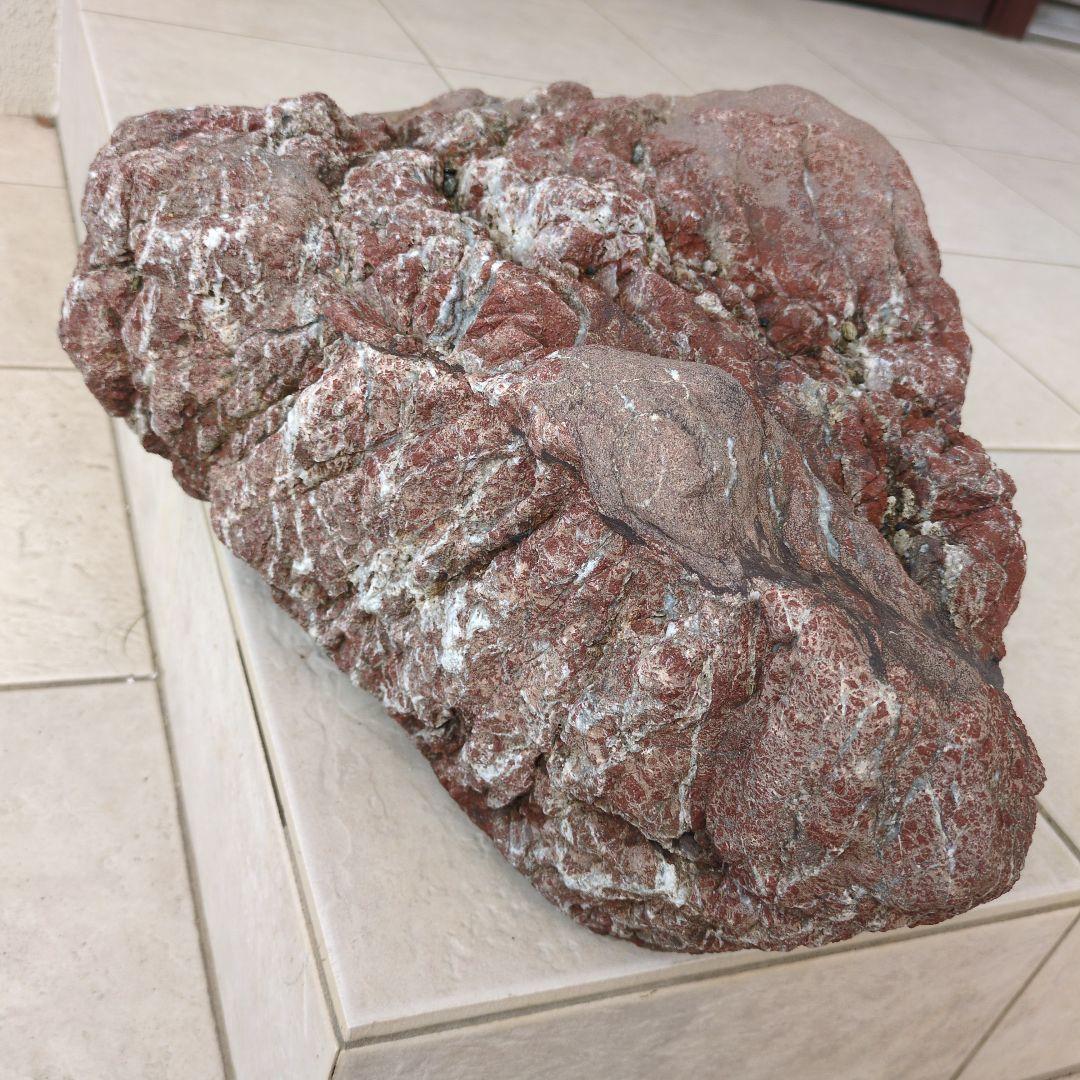 赤石 原石 特大29kg 龍顔 未加工品 多数の石英流れ 希少、レア品
