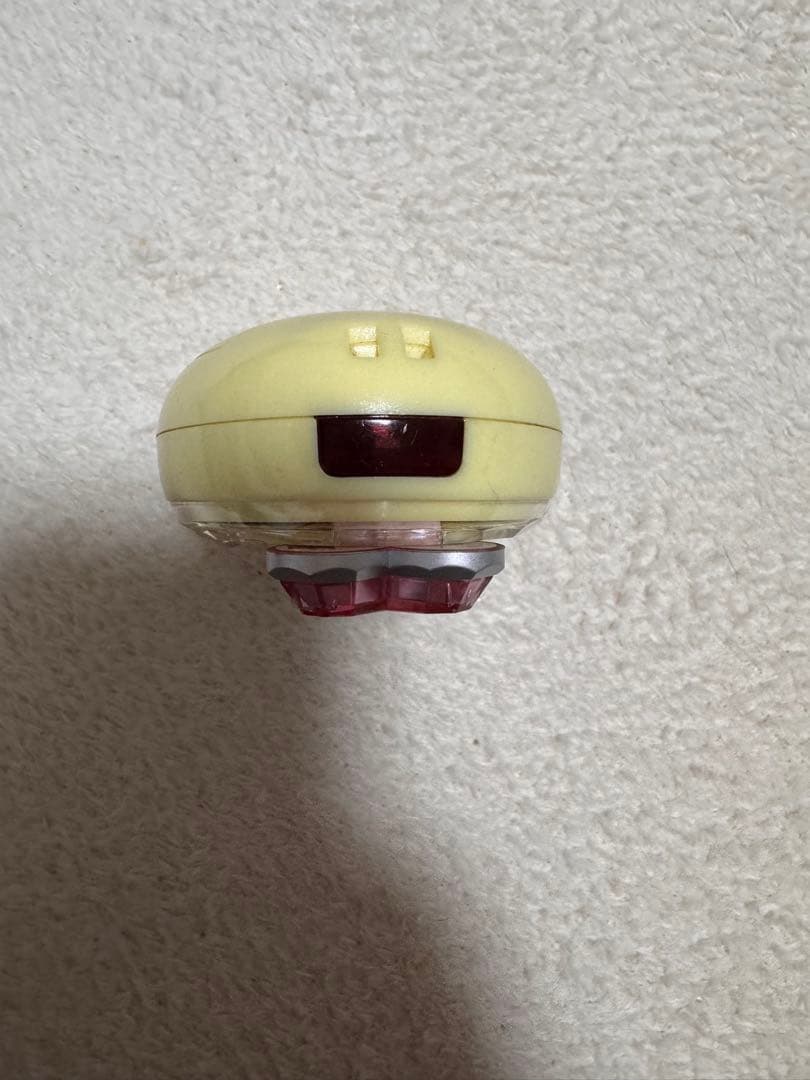 たまごっちピース　たまでこピアス付　サンリオ