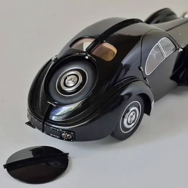 AUTOart 1/18[ 希少品]ブガッティ 57SC アトランティック BL