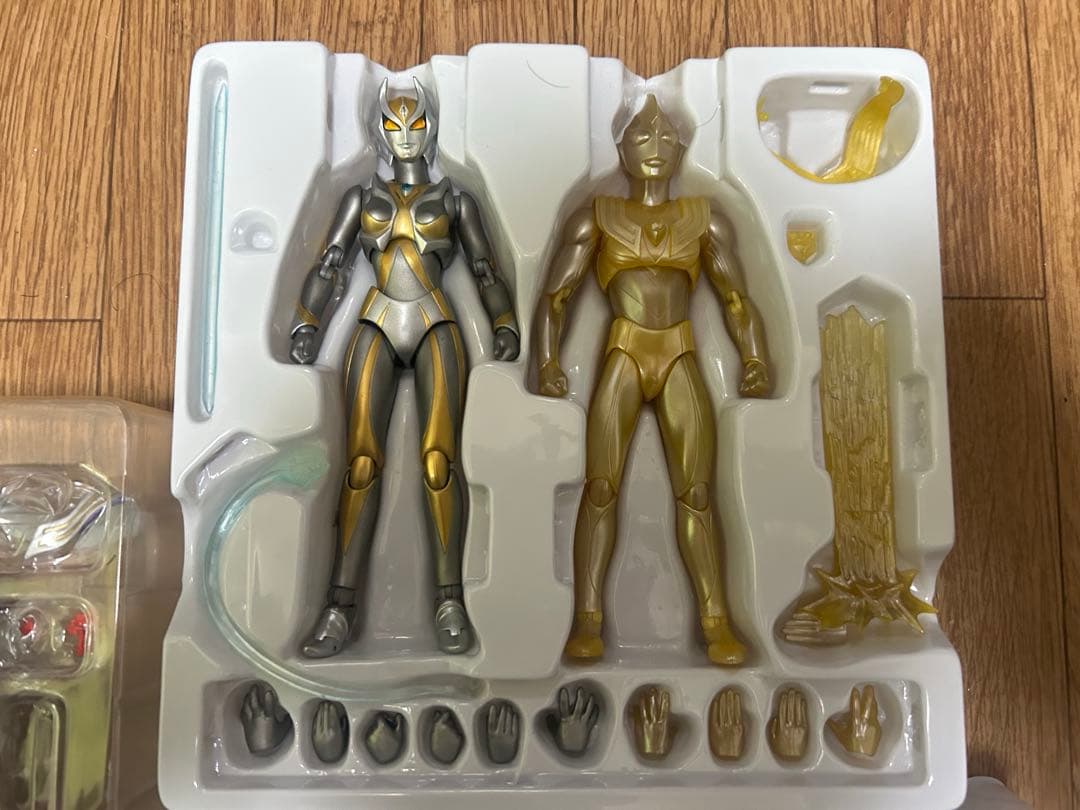 ULTRA-ACT ウルトラマンティガセット