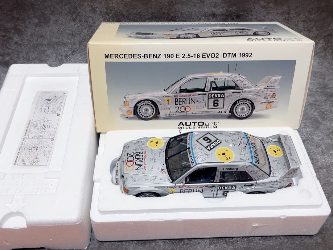 オートアート　1/18 メルセデスベンツ 190E EVO2 AMG